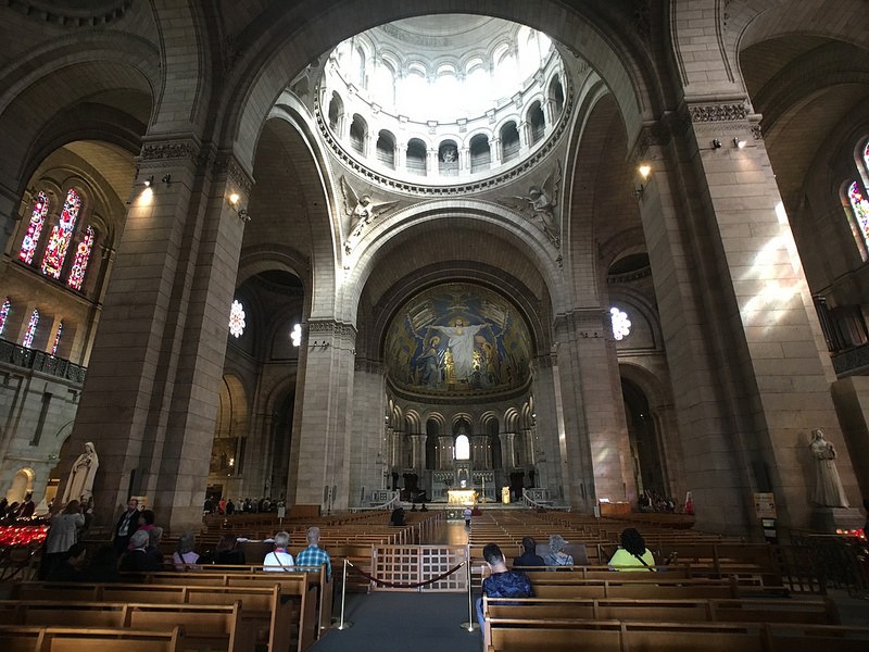 kinh-nghiem-di-du-lich-paris-montmartre-ofotravel